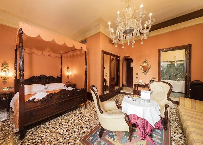 Hotel Al Ponte Dei Sospiri 4*