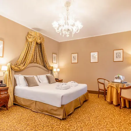 Hotel Al Ponte Dei Sospiri 4*