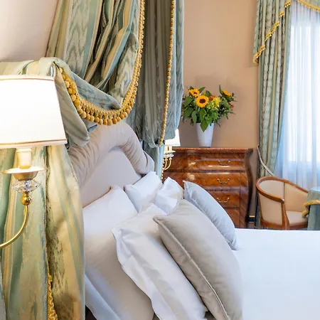 Hotel Al Ponte Dei Sospiri 4*