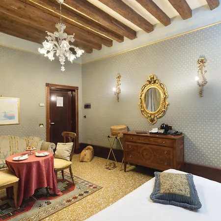 Al Ponte Dei Sospiri 4*