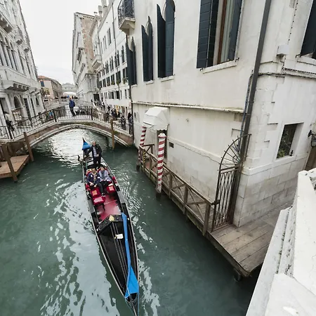 Al Ponte Dei Sospiri Szálloda Velence