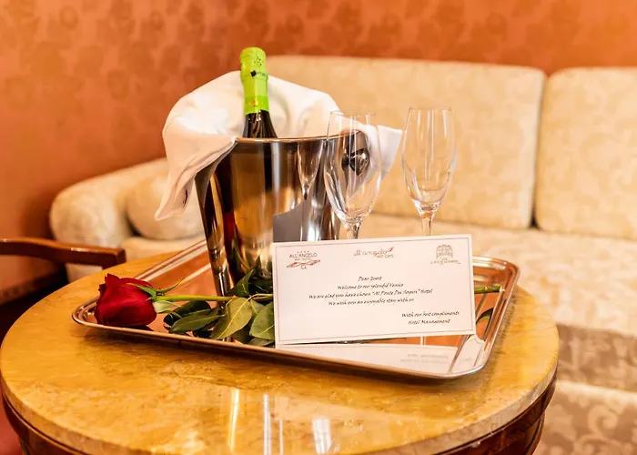 Hotel Al Ponte Dei Sospiri Venetië