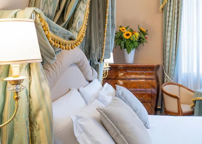 Hotel Al Ponte Dei Sospiri 4*