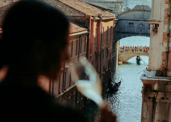 Al Ponte Dei Sospiri 4*