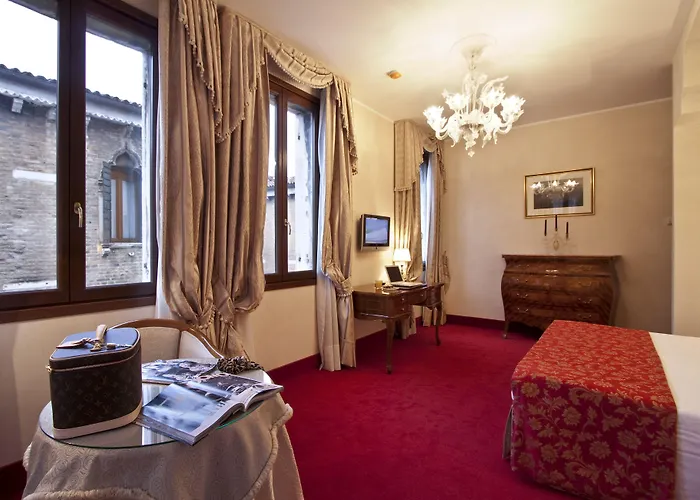 Al Ponte Dei Sospiri Hotel 4*