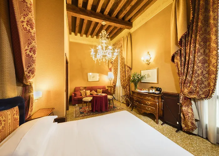 Hotel Al Ponte Dei Sospiri 4*