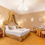 Отель Al Ponte Dei Sospiri 4*