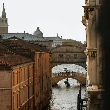 Al Ponte Dei Sospiri Benátky
