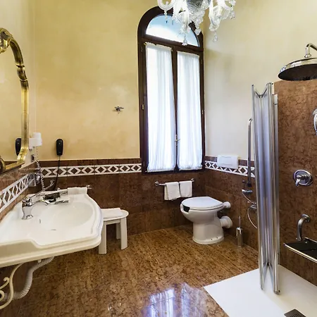 Hotel Al Ponte Dei Sospiri 4*