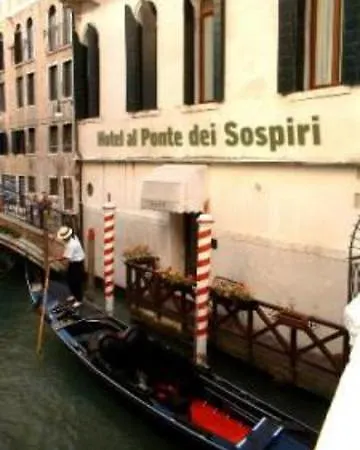 Al Ponte Dei Sospiri 4* Benátky