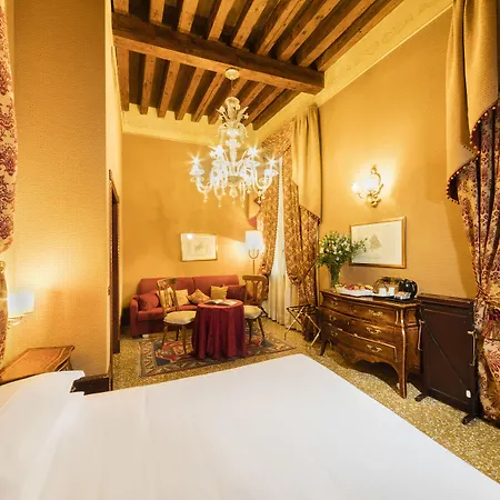 Hotel Al Ponte Dei Sospiri 4*